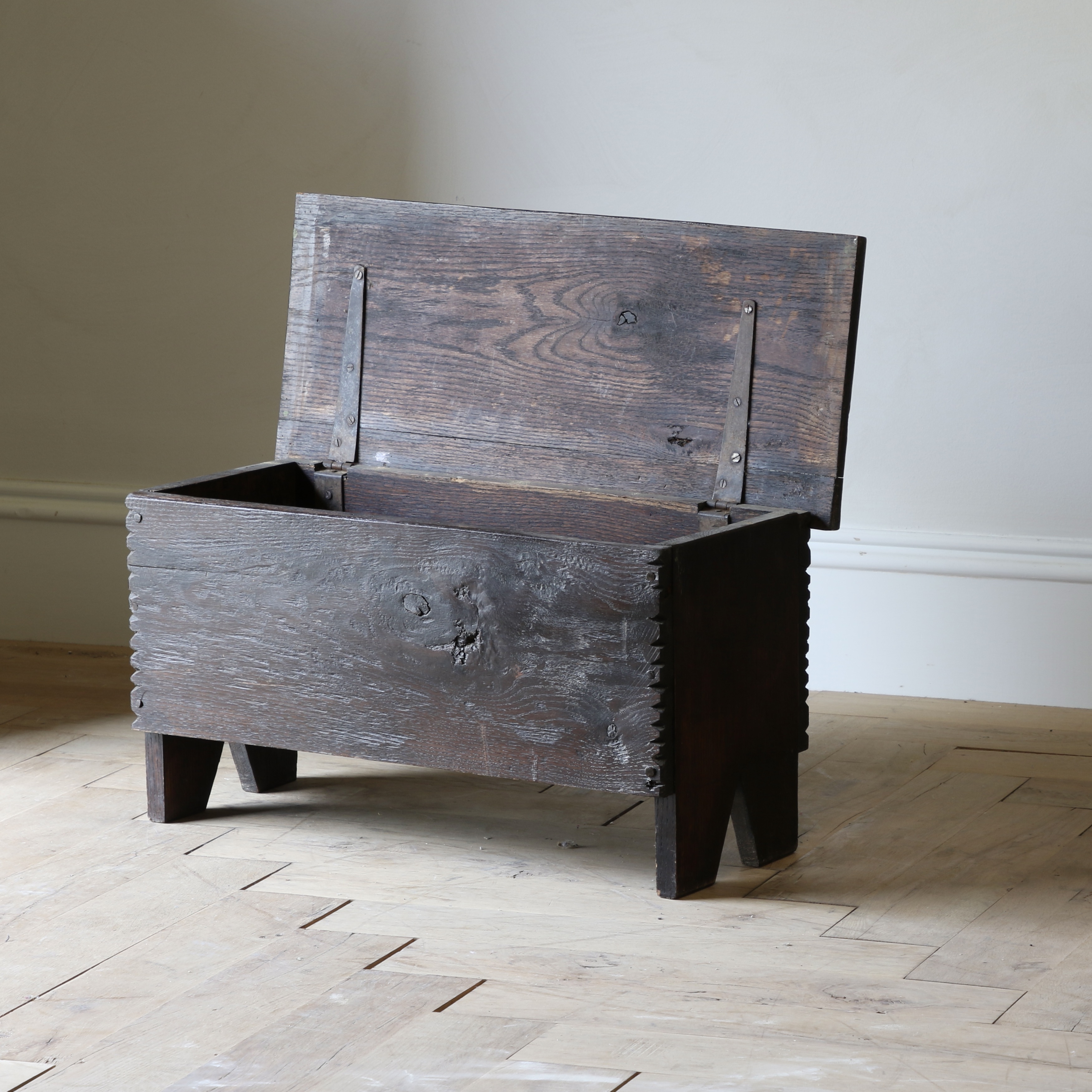 Small Coffer / Lidded Stool